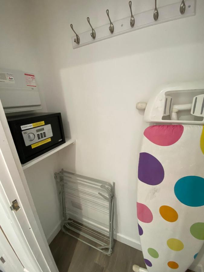 Modern 2 Bedroom Apartment, With Car Parking. Bitton Zewnętrze zdjęcie