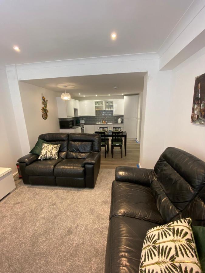Modern 2 Bedroom Apartment, With Car Parking. Bitton Zewnętrze zdjęcie