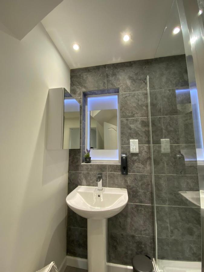 Modern 2 Bedroom Apartment, With Car Parking. Bitton Zewnętrze zdjęcie