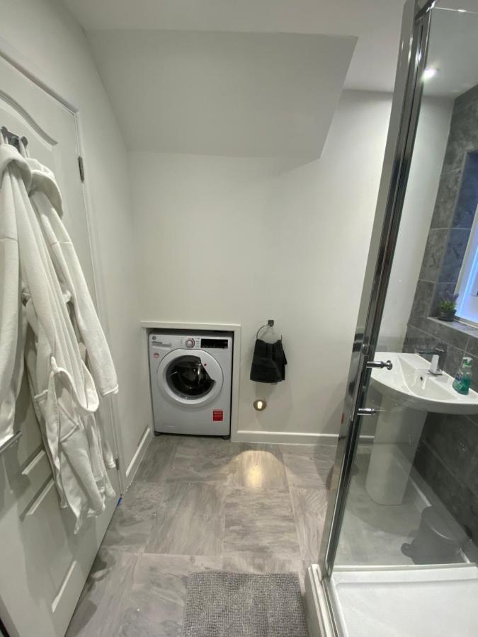 Modern 2 Bedroom Apartment, With Car Parking. Bitton Zewnętrze zdjęcie