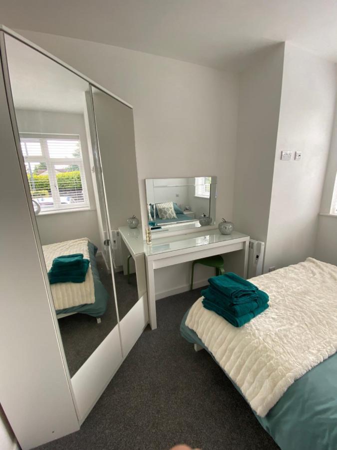 Modern 2 Bedroom Apartment, With Car Parking. Bitton Zewnętrze zdjęcie